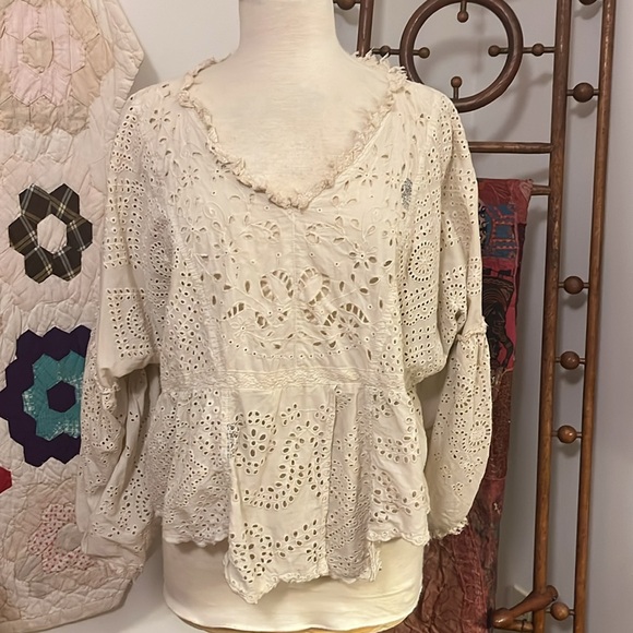 Magnolia Pearl Eyelet Selah Blouse in Moonlight *Price is firm!